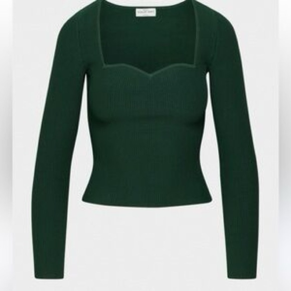 Aritzia sculpt knit sweetheart sweater